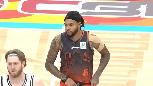 福彩3D-冲击前8，山东男篮7连胜轻取吉林 珀塞尔38+4 谢智杰坐稳首发后卫